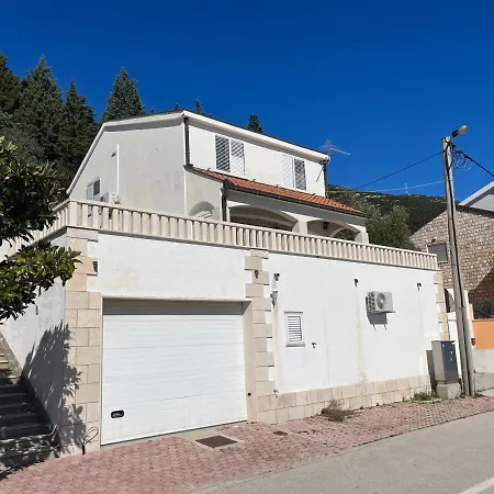 M Villa