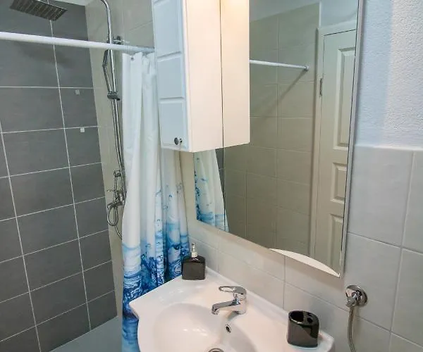 M ゲストハウス 4*