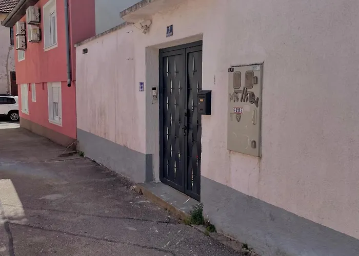 ゲストハウス M モスタル